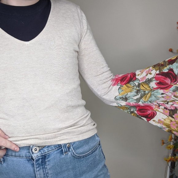 Floral Bell Sleeve 70s Style Boho Top - Picture 3 of 6